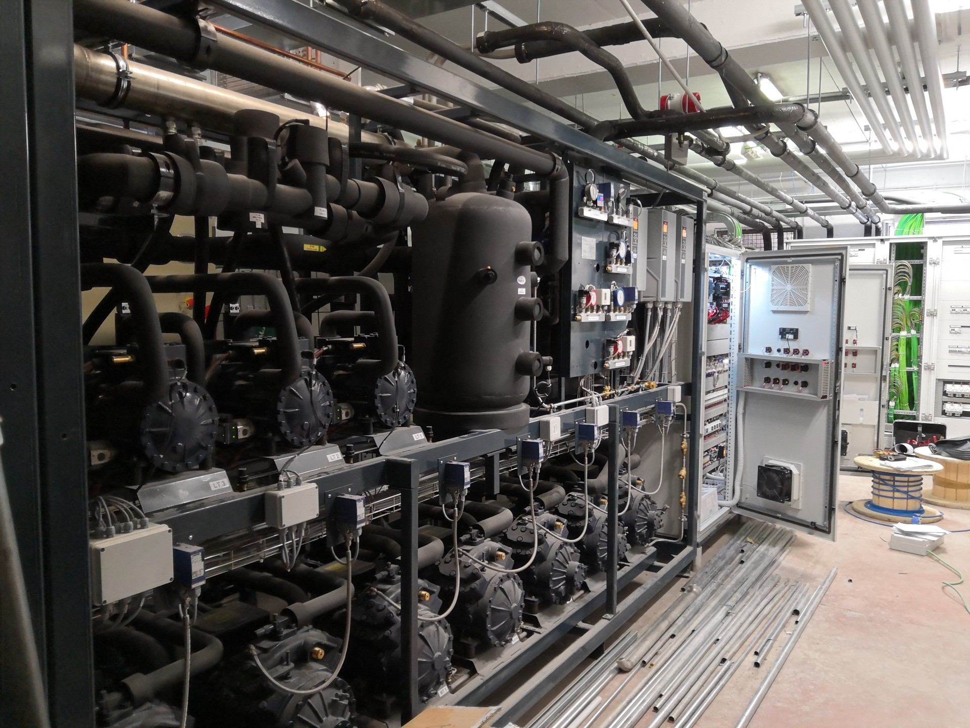 Refrigeration machine in a supermarket